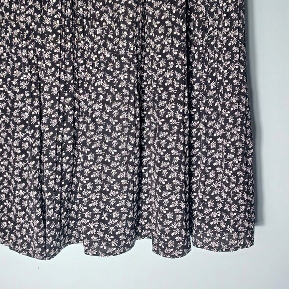 Womens Midi Skirt Size Medium Pleated Black Floral Dark Cottage Boho Western - Picture 3 of 8